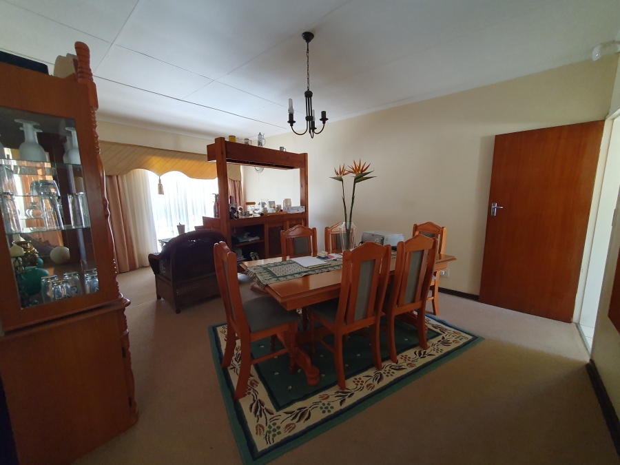 4 Bedroom Property for Sale in Flamingo Park Free State